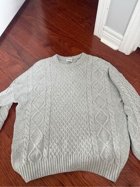 Women's new Gray Cable Knit Crewneck Sweater